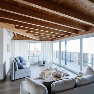  Appartement White Attic - By Myhomeincomo